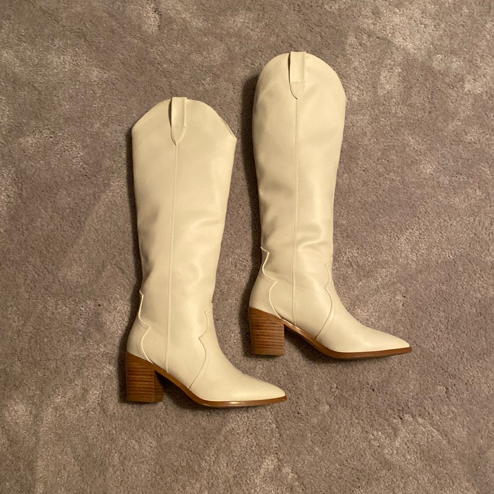 Billini White Cowgirl Boots Size 7